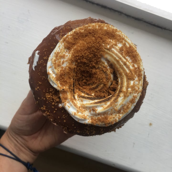 photo of Considerit S’mores doughnut shared by @blythe on  22 Jul 2019 - review