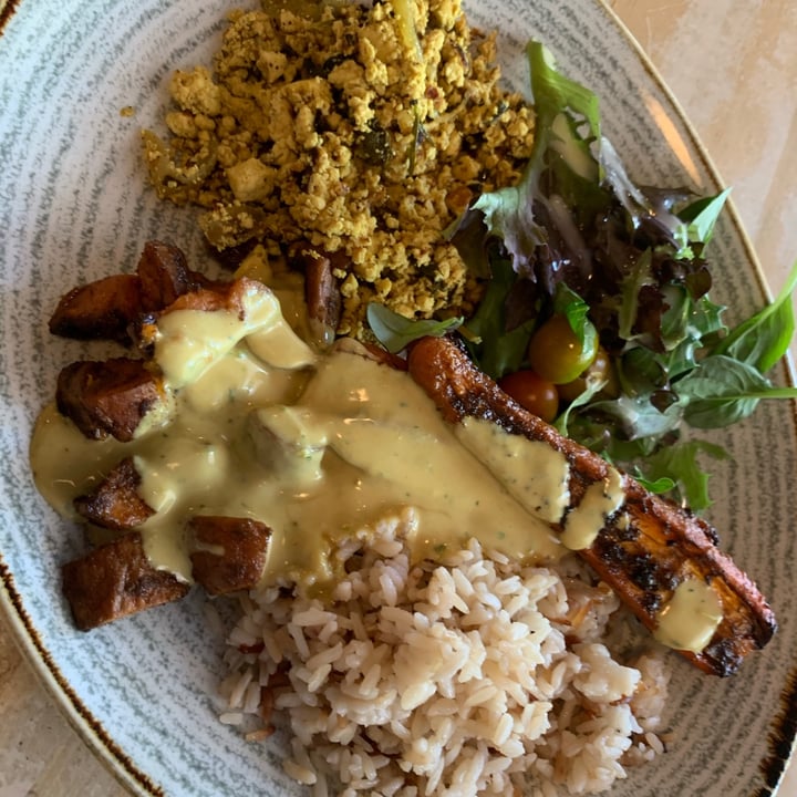 photo of Lentil As Anything Tofu Scramble Plate shared by @veganfoodinsydney on  25 Jan 2021 - review