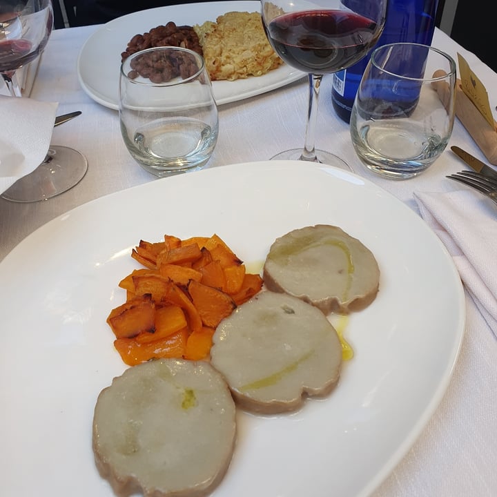 photo of il Lughino, come Natura insegna - Como Scaloppine di seitan aromatizzate all'arancia con zucca al rosmarino shared by @dadamarti on  15 Dec 2021 - review