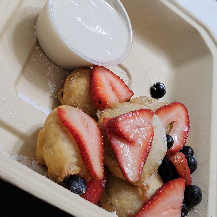 photo of the hive vegan eatery Fried OREOS shared by @fatimahqa on  28 Mar 2022 - review