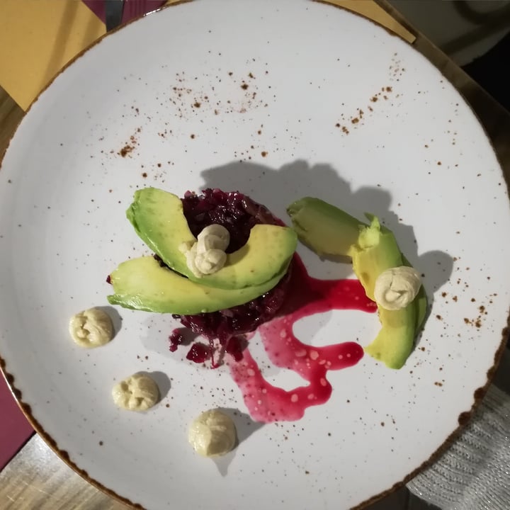 photo of Soul Kitchen tartare di rapa rossa, avocado di sicilia e salsa yuzu shared by @avocadobreakfast on  06 Mar 2022 - review