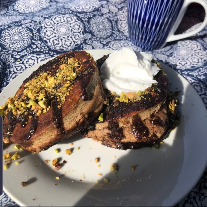 photo of Lexi's Healthy Eatery Choc Chip Flapjacks shared by @semacleod on  28 Dec 2021 - review