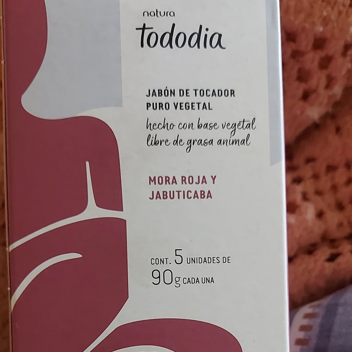 review photo of Natura sabonete em Barra Puro Vegetal , Amora vermelha e jabuticaba shared by @lucoruja on 03 May 2022 - review