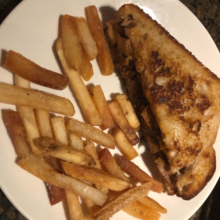 review photo of The Top Seitan Texas Cheesesteak & Fries shared by @everan01 on 06 May 2020 - review
