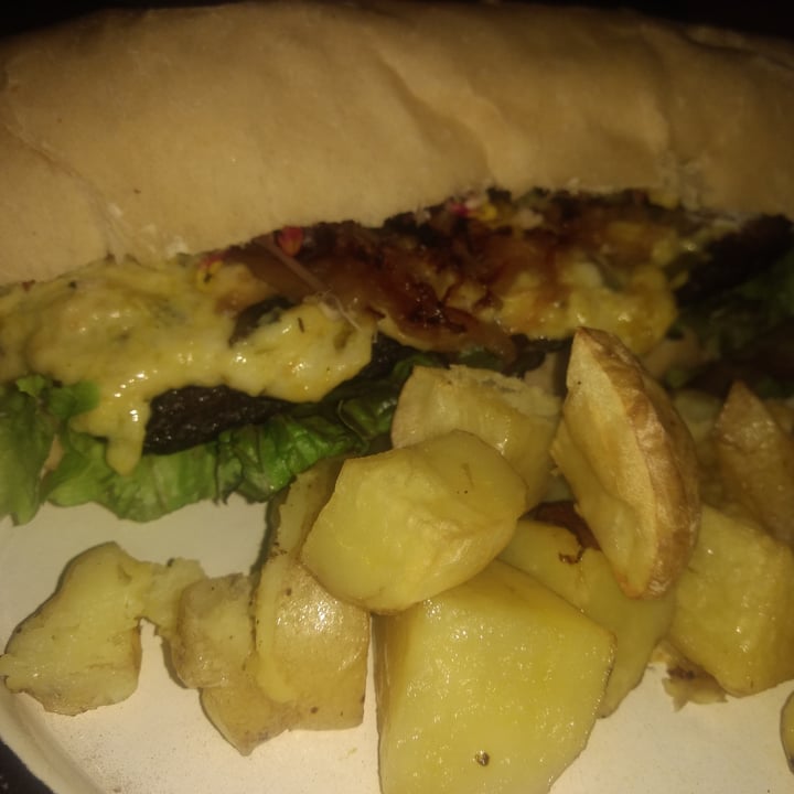 photo of Estilo Veggie Lomito completo shared by @barilocheveg on  05 Jun 2020 - review