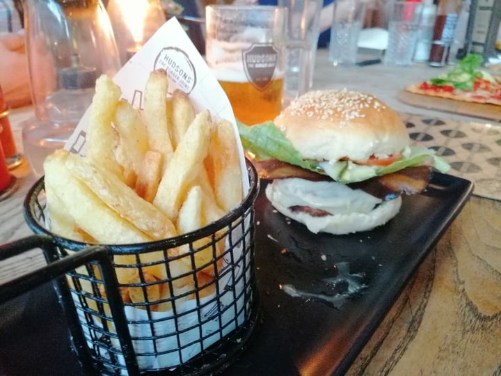 photo of Hudsons The Burger Joint (Hazelwood) The Houdini Burger shared by @karamikayla on  27 Nov 2019 - review