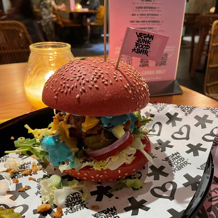 photo of Vegan Junk Food Bar Daddy Burger shared by @sara18 on  02 Oct 2022 - review