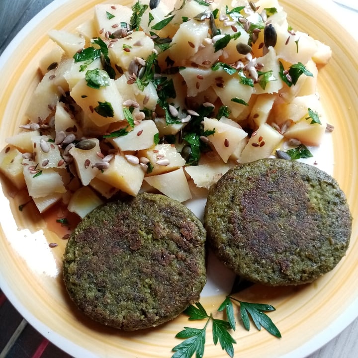 photo of Natura Felice Bio burger spinaci e quinoa shared by @valeveg75 on  08 May 2022 - review