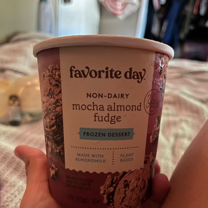 photo of Favorite day Non-Dairy Mocha Almond Fudge shared by @vegancheese on  12 Jul 2022 - review