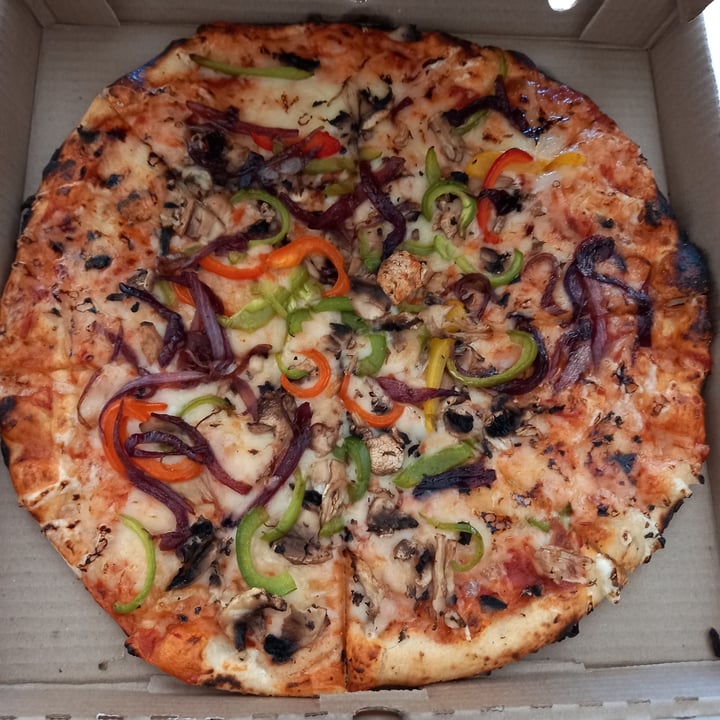 photo of Panarottis Somerset West Mall Vegan pizza with veggies shared by @mariskar on  01 Nov 2020 - review