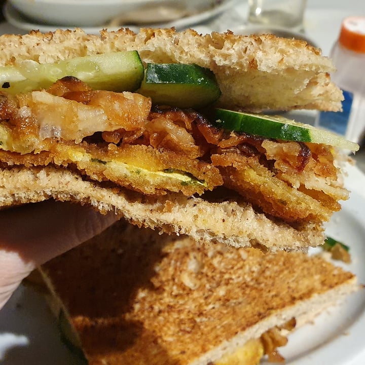 photo of Cervecería Modelo sanguche pan negro con zuchini rebozado, Cebolla Crispy Y Pepino. Pedirlo Tostado Porque La Segunda Vez Q Lo Pedí Me Lo Trajeron Sin Tostar. Super Rico shared by @cintiabowie on  26 Dec 2022 - review