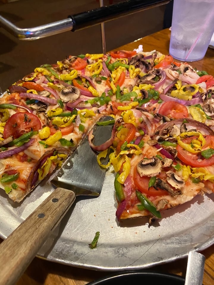 photo of Mother Bear's Pizza Campus Veggie Delight Pizza shared by @kateloveskale on  06 Apr 2020 - review