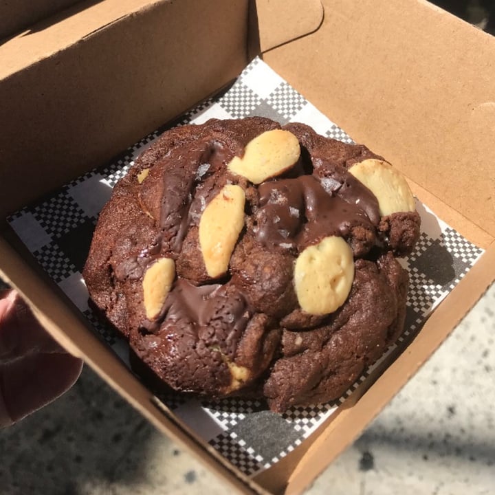 photo of Sable Chunky Quadruple Super Mega Choc Cookie shared by @alxvgnmelb on  07 Oct 2021 - review