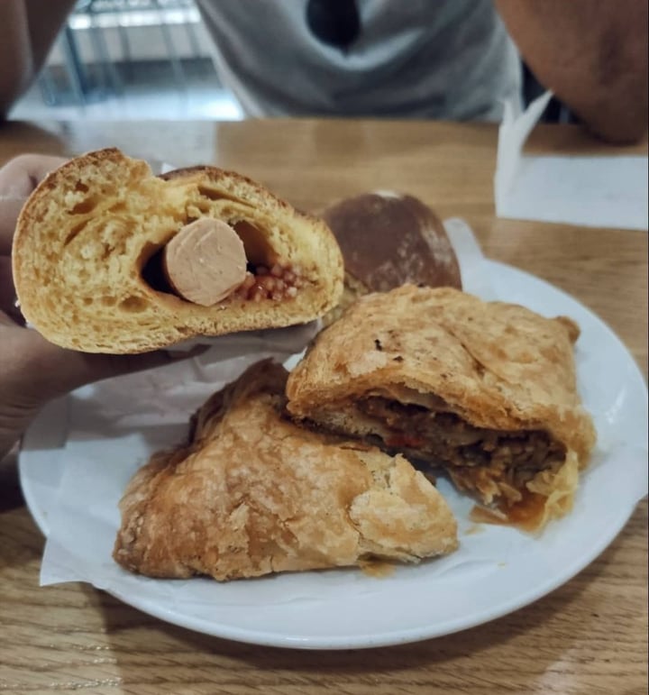 review photo of Padoca Lanche misto com salsicha vegan shared by @missdaisyg on 03 Mar 2020 - review