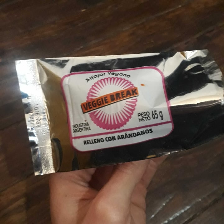 photo of Veggie Break Alfajor Vegano Relleno con Arándanos shared by @davidlomachenko10 on  26 Jun 2021 - review