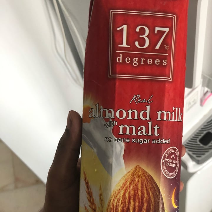 photo of 137 degrees 137 degrees original unsweetened almond milk shared by @manasa16 on  03 Oct 2021 - review