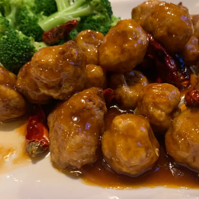 Foto del piatto “General Tso’s Chicken Balls”
