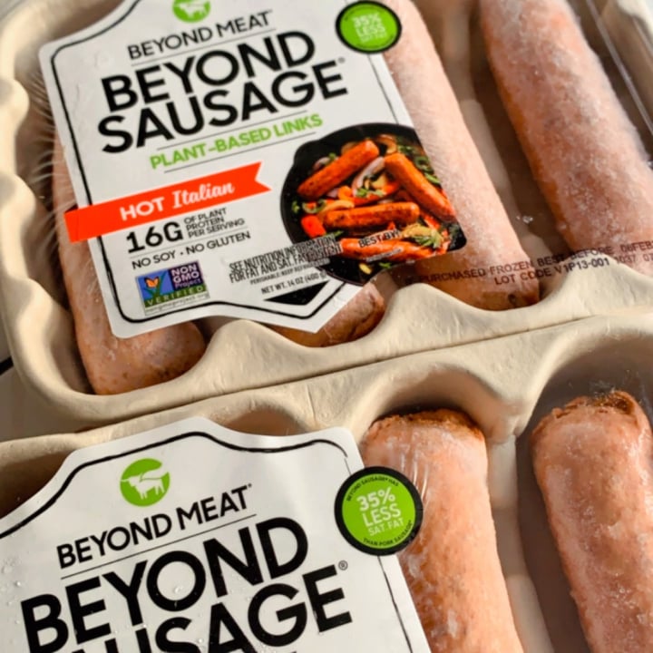 photo of Beyond Meat Beyond Sausage Hot Italian shared by @emilybnntt on  30 Dec 2021 - review