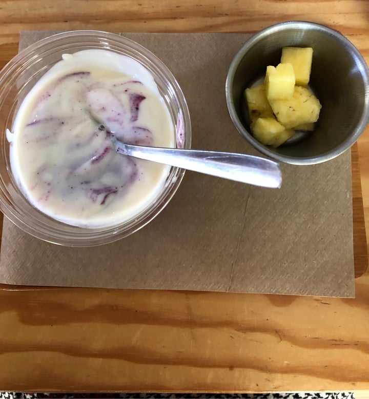 photo of Just Good yogur de soja con piña shared by @theavocadolover on  10 Sep 2020 - review