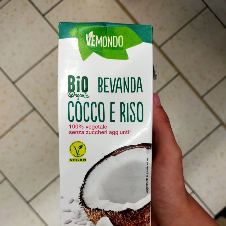 photo of Vemondo Bevanda al cocco e riso shared by @sabrinatr on  04 Sep 2022 - review
