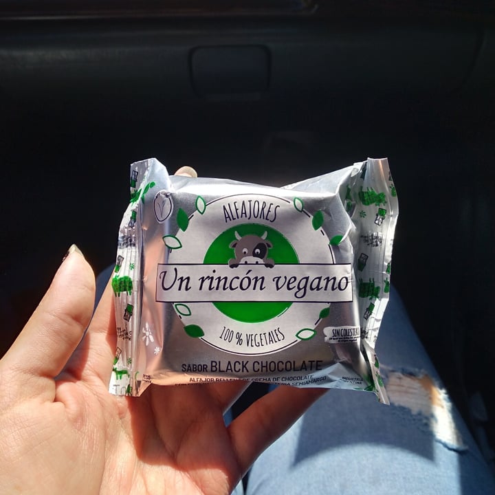 review photo of Un Rincón Vegano Alfajor Black Chocolate shared by @anbeltania on 16 Sep 2021 - review