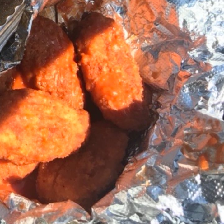 photo of A Slice Of Heaven Vegan Buffalo chicken shared by @cbrilliant on  07 Aug 2020 - review