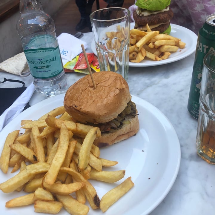 photo of Pola Burger De Champiñones shared by @pao08 on  27 Aug 2021 - review