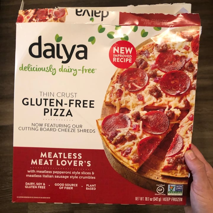 photo of Daiya Meatless Meat Lover’s Pizza shared by @drjennpt on  23 Oct 2021 - review