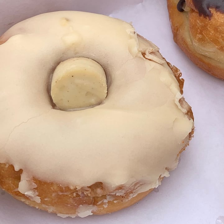 photo of Delish Vegan Doughnuts Tres leches doughnut shared by @noeliaperez on  28 Feb 2021 - review