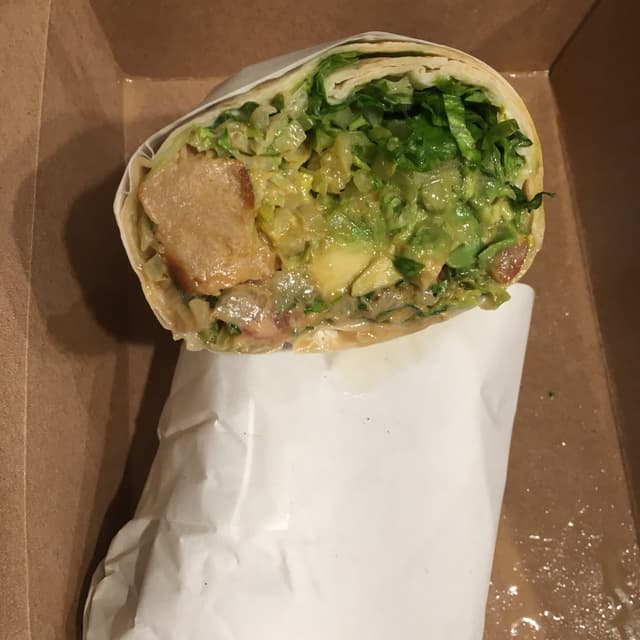 菜肴“Chick’n Curry Wrap”的照片