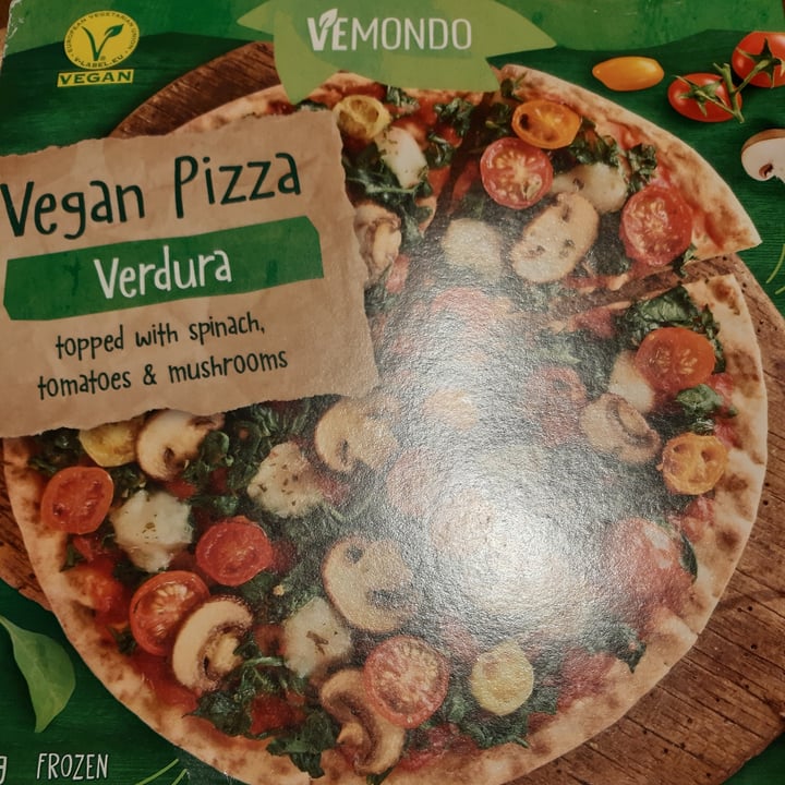 photo of Vemondo Vegan Pizza Verdura with Spinach, Tomatoes & Mushrooms shared by @elena-bibi on  09 May 2022 - review
