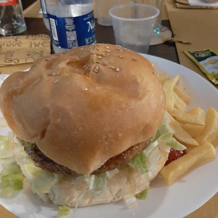 photo of Shamrock Pub Vegan burger shared by @ermelinda on  09 Jun 2022 - review