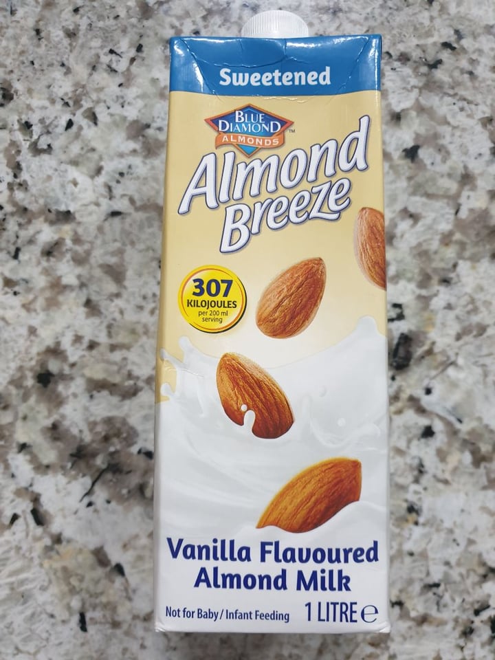 photo of Blue Diamond Vanilla Almond Milk shared by @tilana85 on  12 Jan 2020 - review