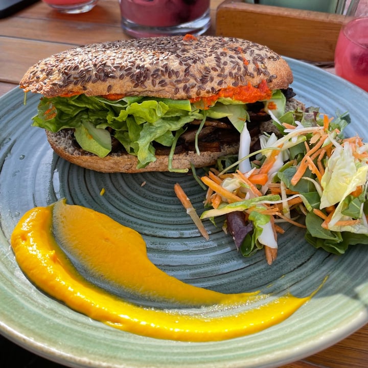photo of Chimi Deli Cocina Natural Sándwich de hongos y vegetales shared by @mariaeugsanchez on  14 Aug 2021 - review