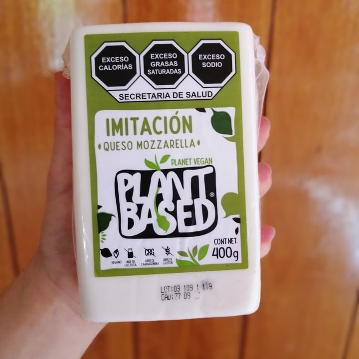 photo of Planet Vegan Plant Based Imitación Queso Mozzarella Block shared by @beleneea on  25 May 2022 - review