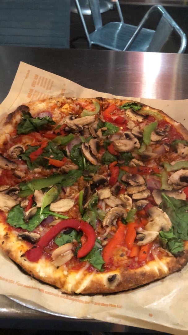 photo of Blaze Pizza Blaze Build Your Own Vegan Pizza shared by @sophietheherbivore on  21 Apr 2020 - review