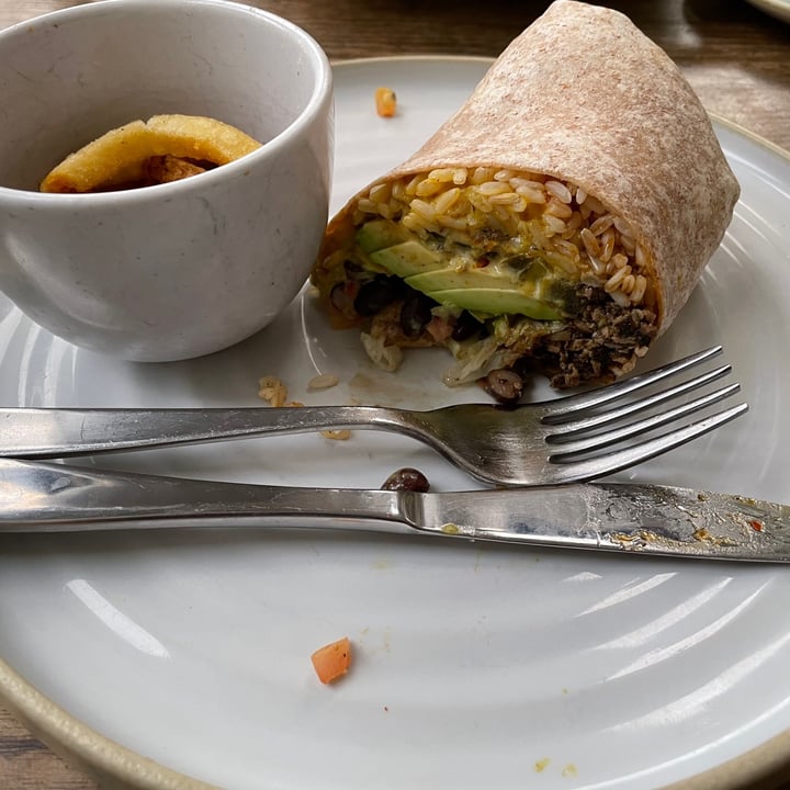 photo of Fresh on Crawford 9 layer burrito shared by @punky on  08 Sep 2021 - review