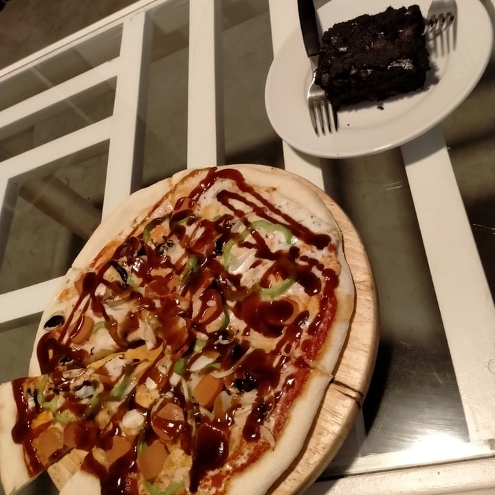 review photo of Luna's Kitchen Beirut BBQ Pizza shared by @lynnh on 12 Oct 2020 - review