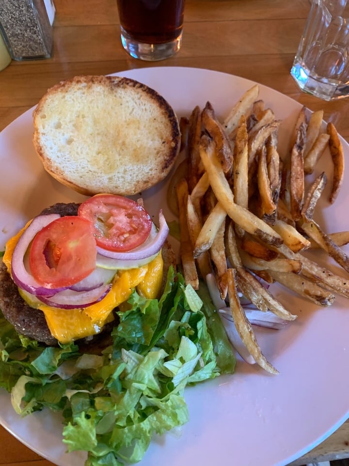 review photo of Watercourse Foods Classic Burger shared by @hndav on 28 Oct 2019 - review