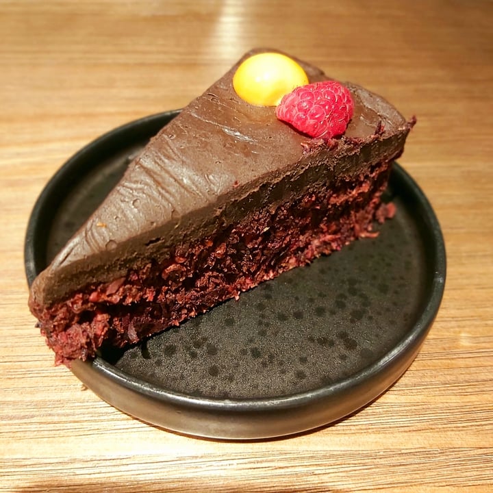 photo of Genius Central Singapore Raw beetroot cake shared by @herbimetal on  02 Aug 2020 - review