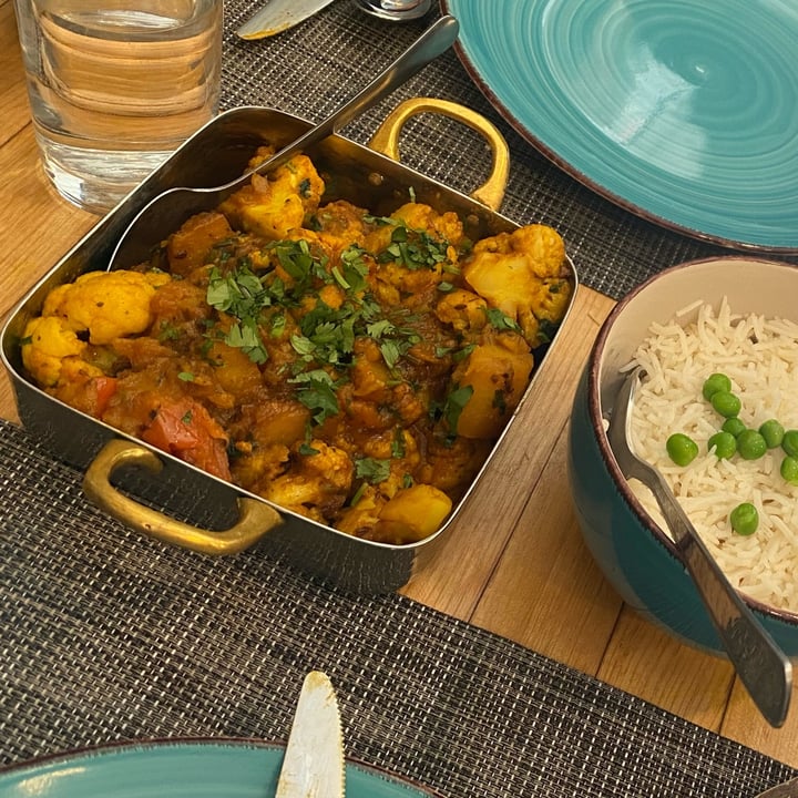 review photo of Jalwa:Modern Indian Dining (By Khyber Grill Caterers) Aloo Gobi Masala Dum shared by @emycaldeira on 30 Apr 2022 - review