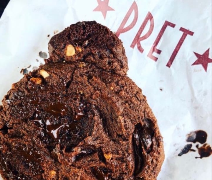 review photo of Pret A Manger Dark Chocolate & Almond Butter Cookie shared by @jiabetts on 29 Jan 2020 - review