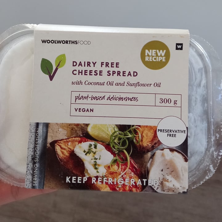 photo of Woolworths Food Dairy Free Cream Cheese shared by @campsbayvegan on  18 Oct 2021 - review