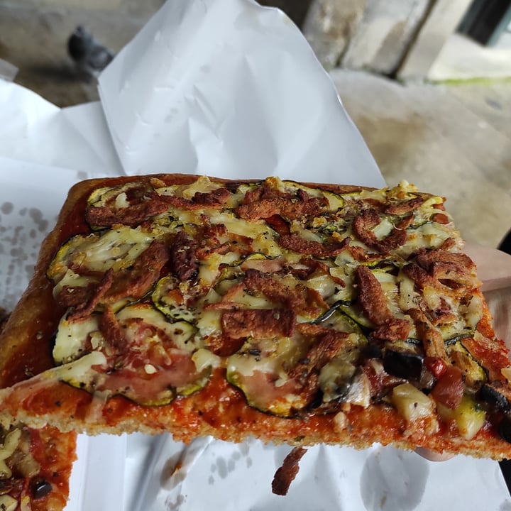 photo of Alice in Wonderpie Pizza De Bacon Y Calabacín shared by @juanitu on  07 Nov 2020 - review