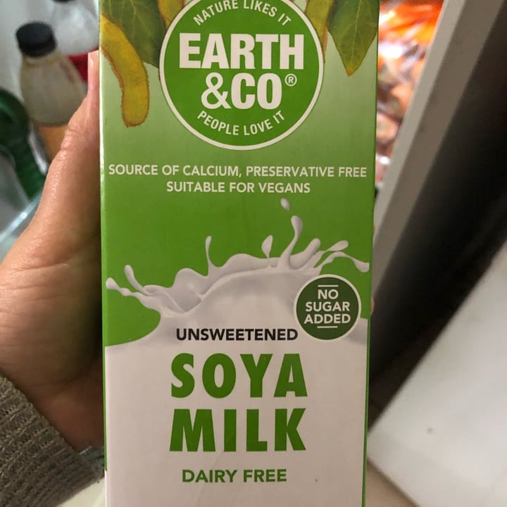 photo of Earth & Co Unsweetened Soya Milk shared by @msittmann on  23 Oct 2021 - review