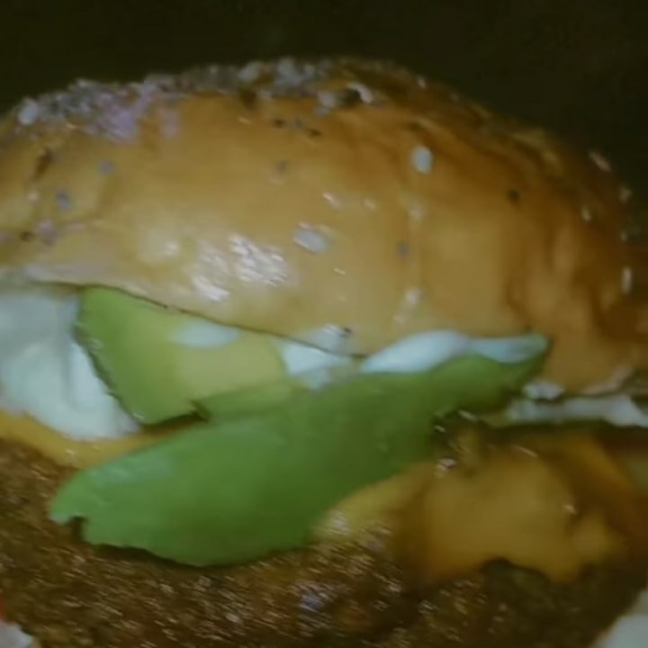photo of Williamsburg Burger Bar Hamburguesa De Falafel shared by @madamlestrange on  08 Apr 2022 - review