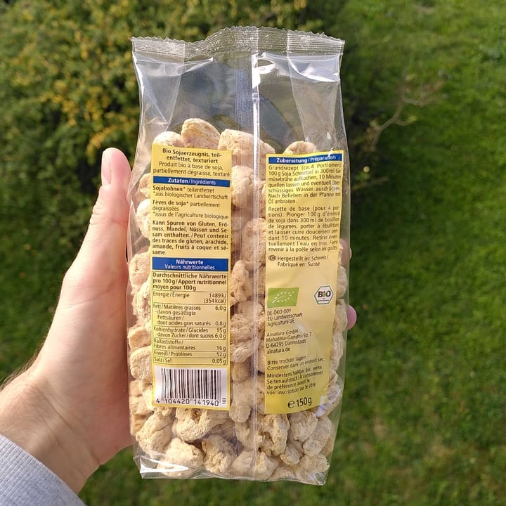 review photo of Alnatura Soja Schnetzel Grob shared by @letsgetit on 16 Oct 2022 - review