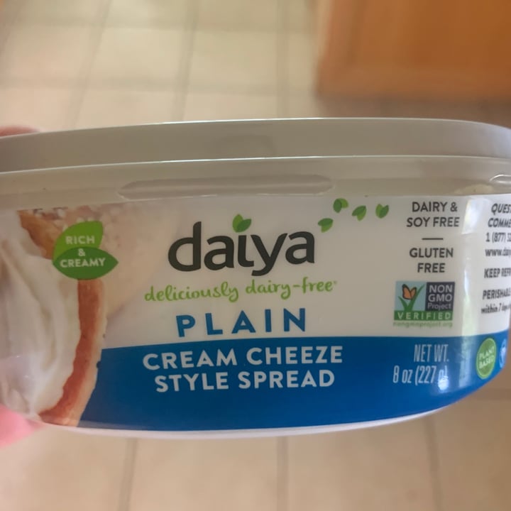 photo of Daiya Plain Cream Cheeze Style Spread shared by @bobmorrell1 on  25 May 2020 - review