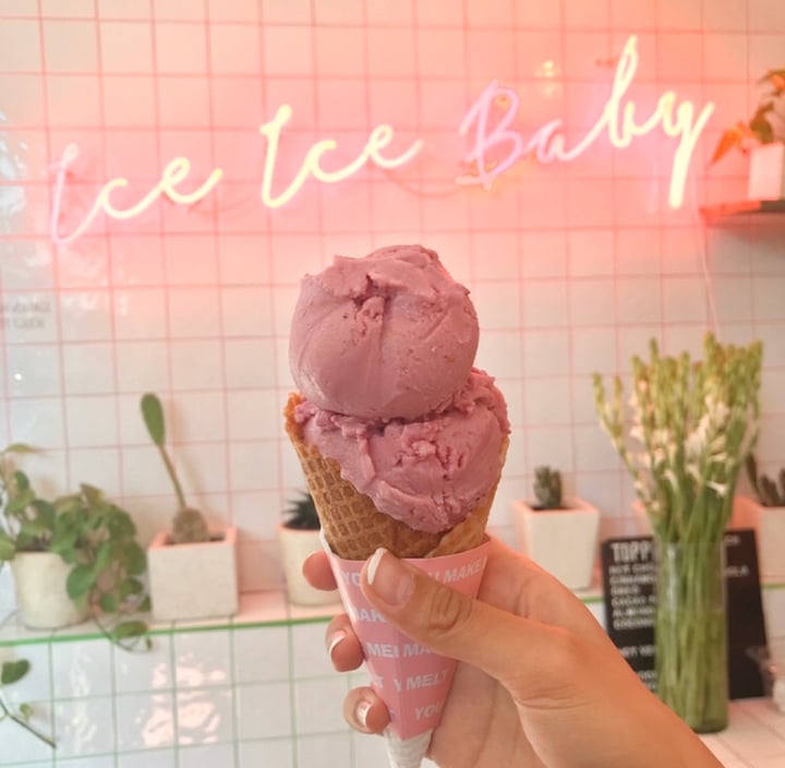 photo of Mad Pops Raspberry ice cream shared by @vanessaainsley on  18 Apr 2020 - review