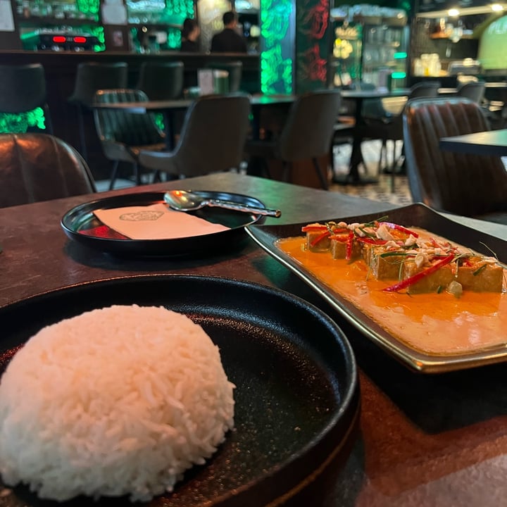 photo of The Vegan Table Red Curry With Tofu shared by @kimmartin on  21 Nov 2022 - review